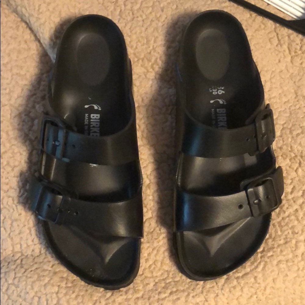 Black birkenstocks like new
